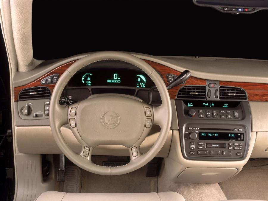  Cadillac DeVille 2000 года  (фото 6 из 14)